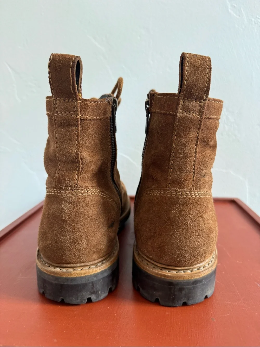 Frye Russell Lace-Up Suede Leather Combat Boots Tan Caramel Brown Lug Sole Fall